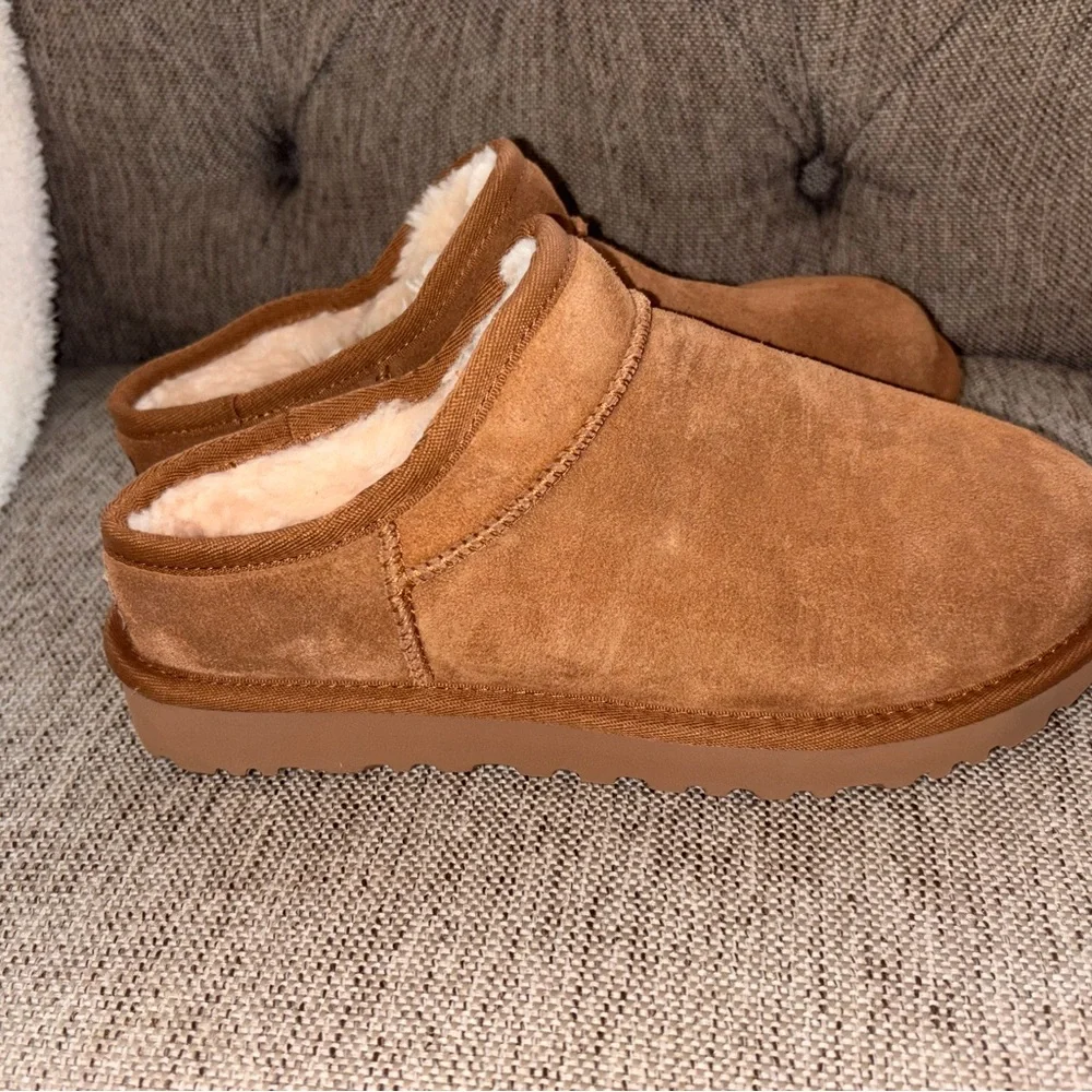 New UGG ultra mini  Classic Slipper Chestnut Size 7 - Picture 3 of 8
